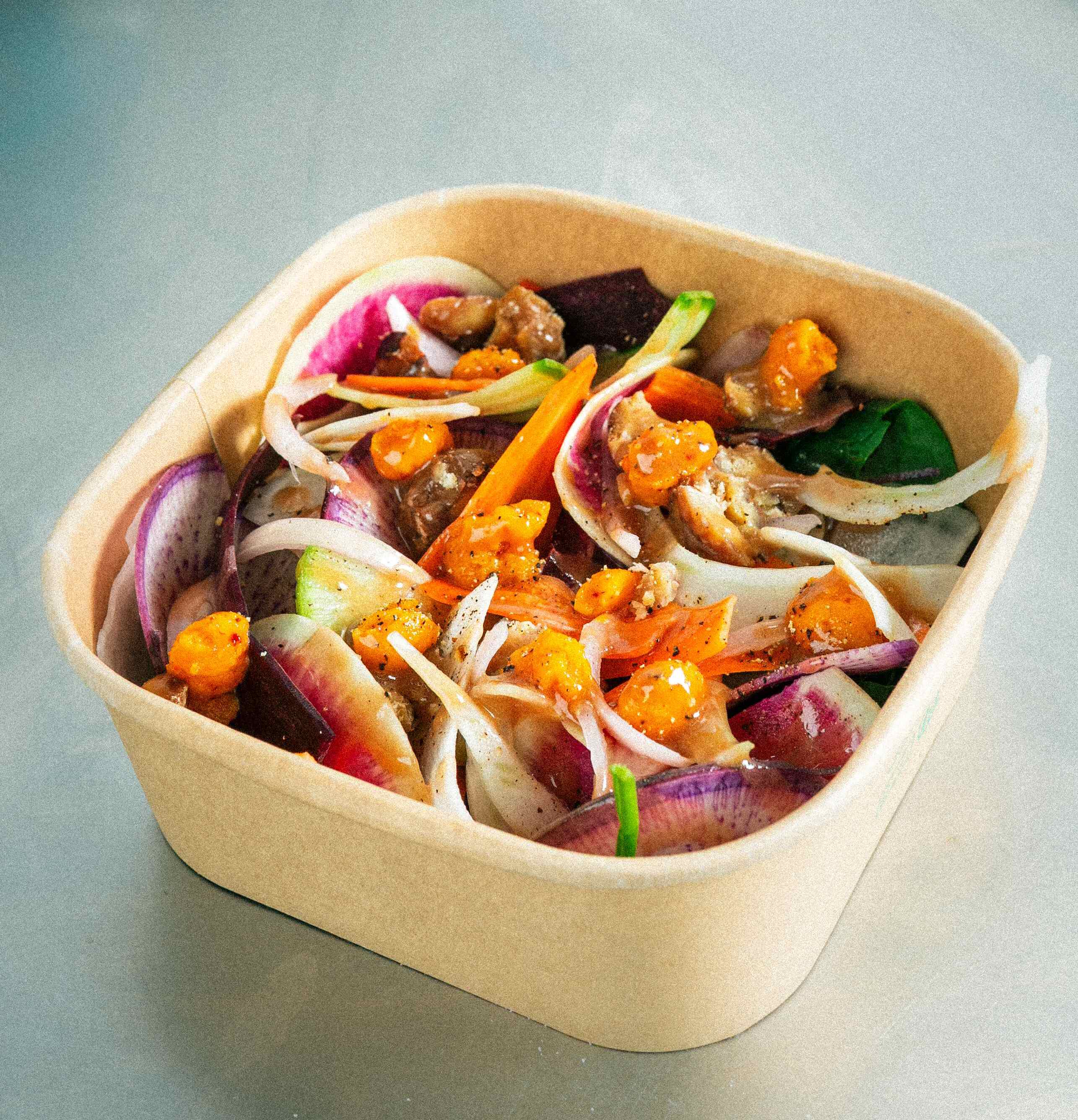 Salade de Légumes Racines, Marrons & Jaune d’OEuf Confit à l’Huile Fumée