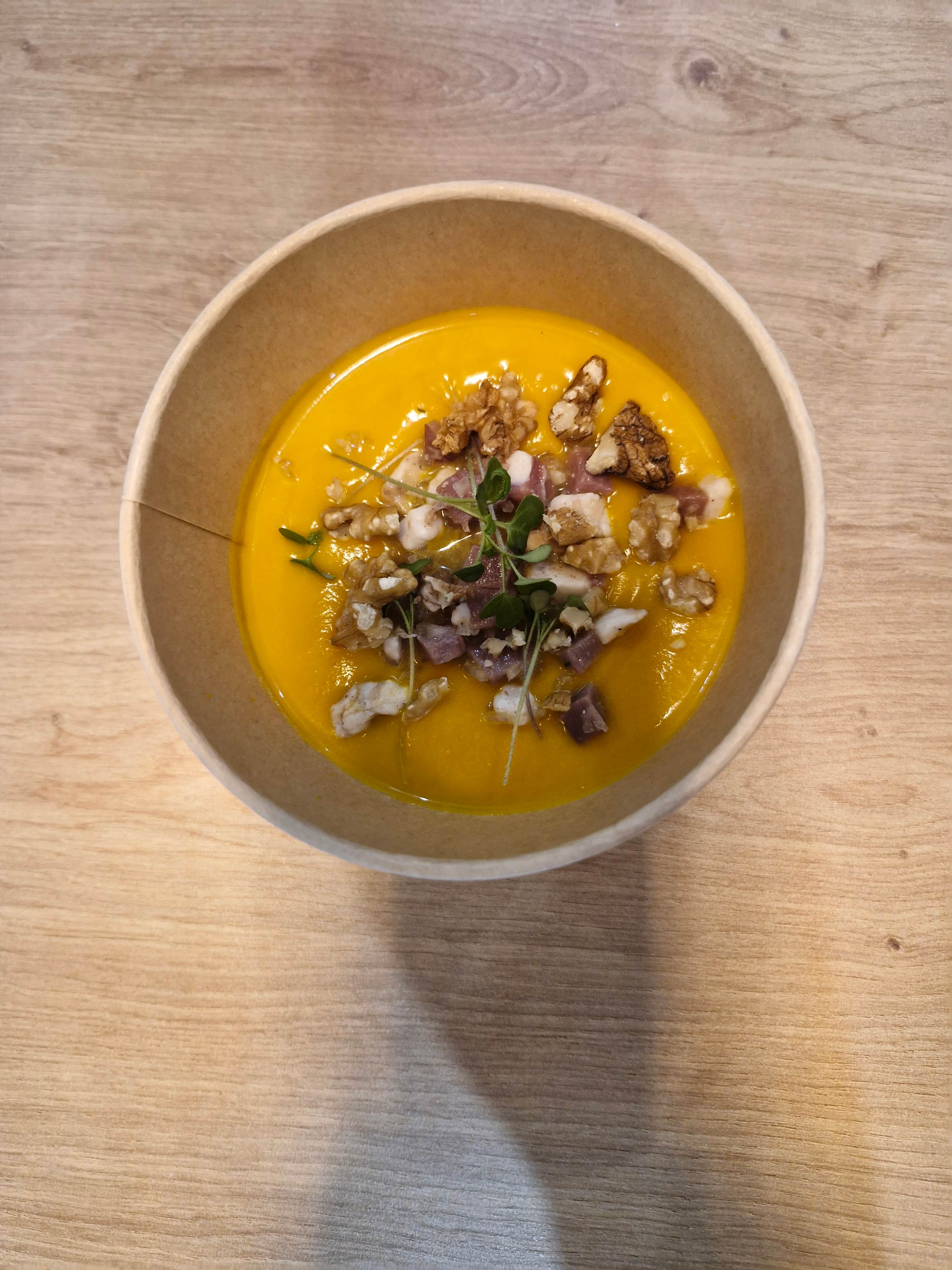 Velouté de Potimarron, Magret Fumé & Noix