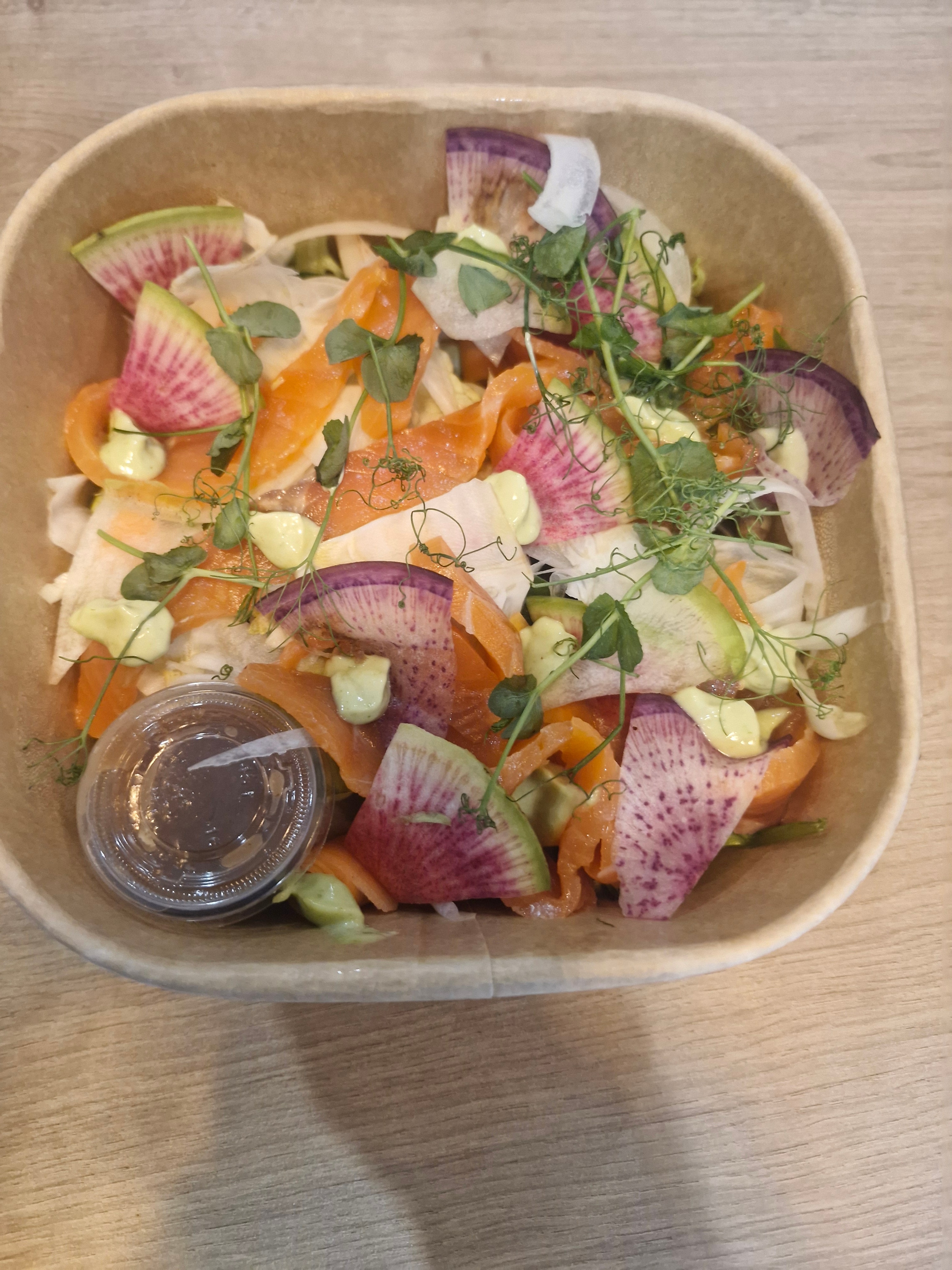 Gravlax de Truite à l’Aneth, fenouil croquant et mesclun